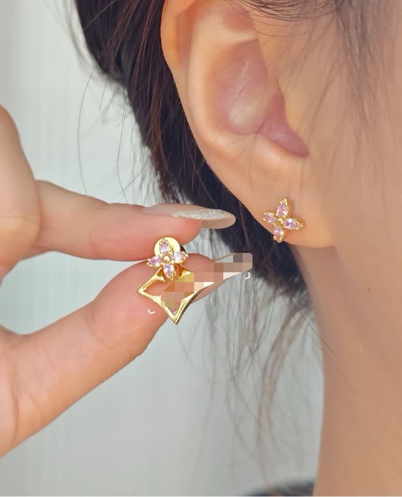 Louis Vuitton Gold Flower Stud Earrings with Pink Stones Louis Vuitton Gold Flower Stud Earrings with Pink Stones